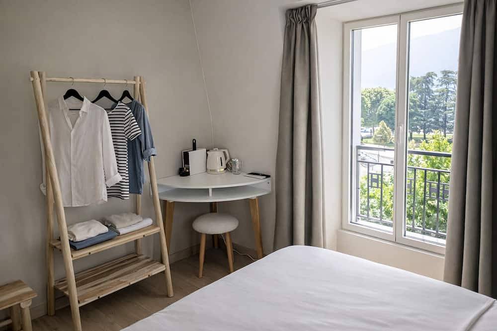 Appartement entier, Les Moments d'Ivresse (ch. vue lac) in Aix-les-Bains, Région de Chambéry