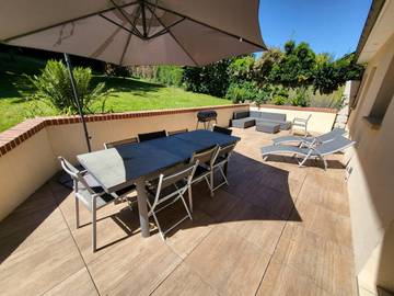 Gîte pour 8 personnes, avec terrasse et jardin, animaux acceptés à Mons-Boubert