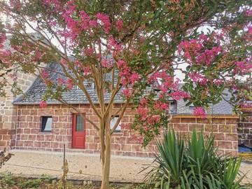 Gîte pour 6 personnes, avec jardin à Saint-Pantaléon-de-Larche