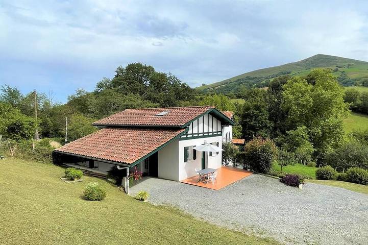 Location de vacances pour 2 personnes, avec Jardin à Espelette
