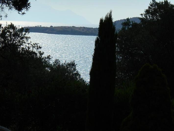 Location de vacances pour 4 personnes, avec jardin et vue dans Ormos Panagias - 2