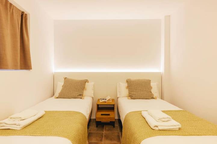 Apartamento entero, Bravissimo Mercadal 2, una habitación y sofá-cama in Gerona, Gironés
