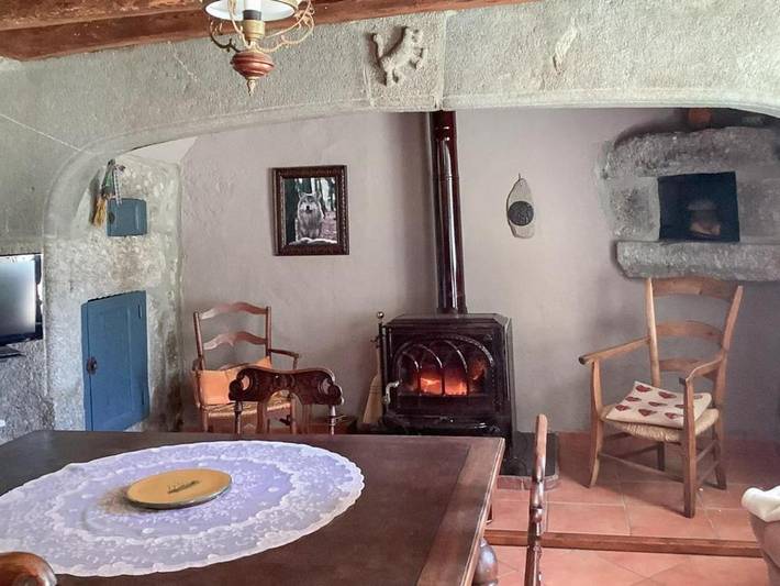 Location de vacances pour 6 personnes, avec terrasse, animaux acceptés dans Chastel-Nouvel - 2