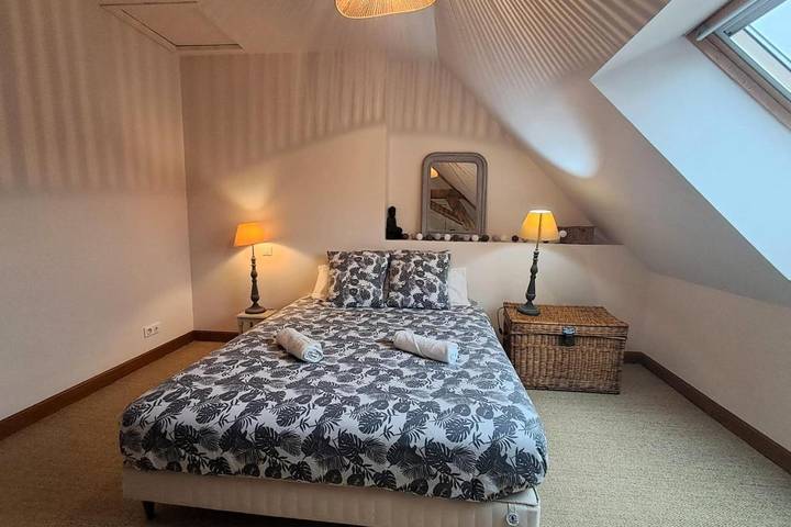 Location de vacances pour 13 personnes, avec jardin et piscine à Neuillay-les-Bois - 3