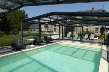 Gîte pour 14 personnes, avec jardin à Bricquebosq