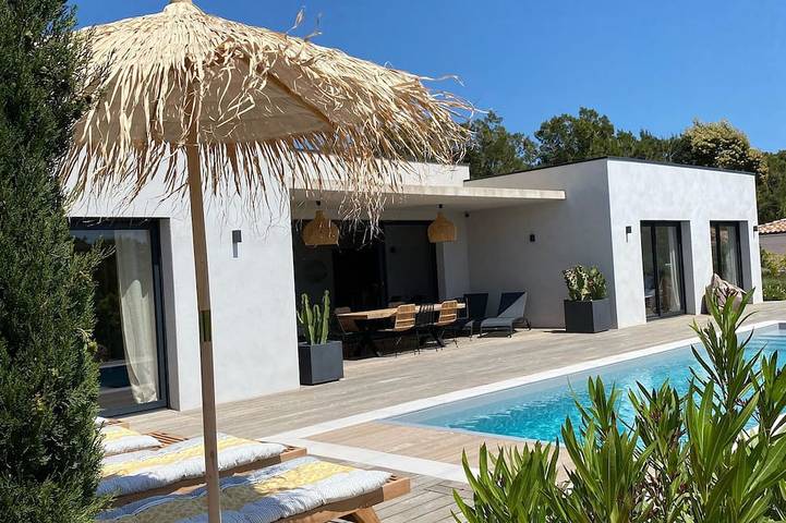 Villa pour 8 personnes, avec terrasse et jardin - 1