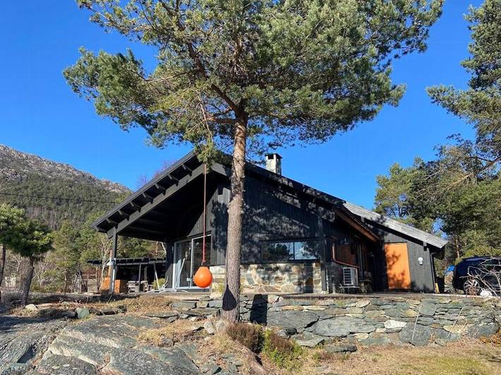 Feriehus for 6 personer, med hage og terrasse, dyr tillatt i Hardangerfjorden
