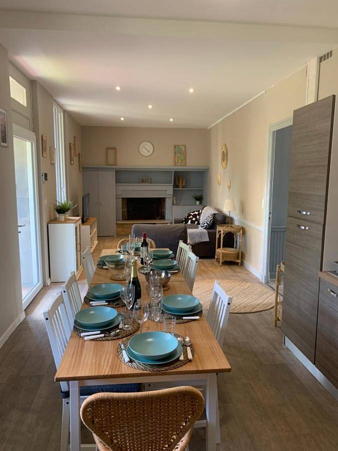 Appartement entier, Jolie médocaine avec jardin in Saint-Estèphe, Parc naturel régional du Médoc