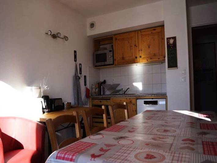 Gîte pour 10 personnes, avec piscine, adapté aux familles à Saint-Jean-d'Arves - 4