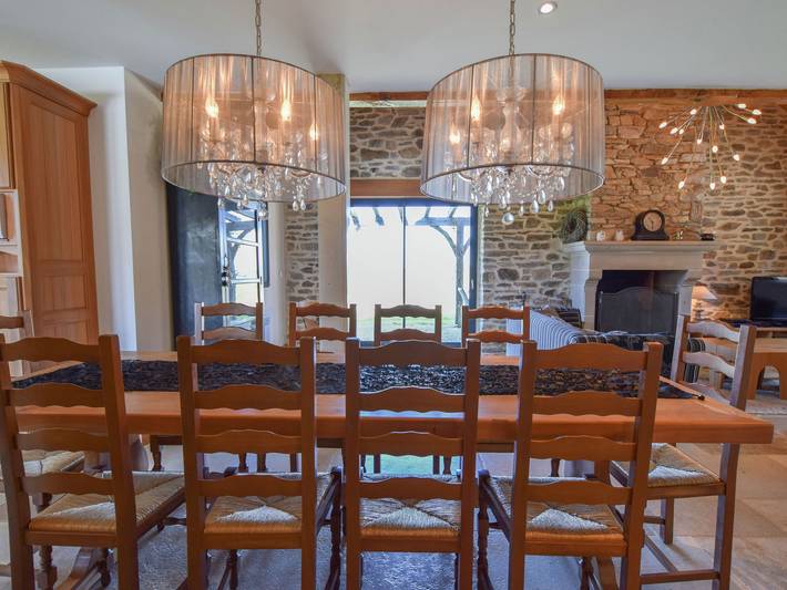 Villa pour 10 personnes, avec jardin ainsi que terrasse et piscine, animaux acceptés en Dordogne - 2