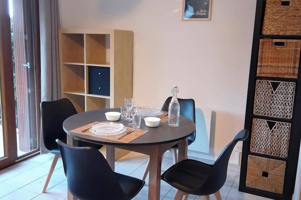 Entire apartment, Feel like a lake? Le Lauzon, beautiful T2 with terrace, parking, close to the lake. in Savines-le-Lac, Écrins National Park