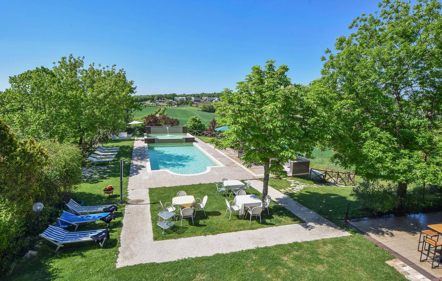 Accogliente appartamento con piscina, WiFi e parcheggio vicino a Casteltodino in Acquasparta, Perugia e dintorni