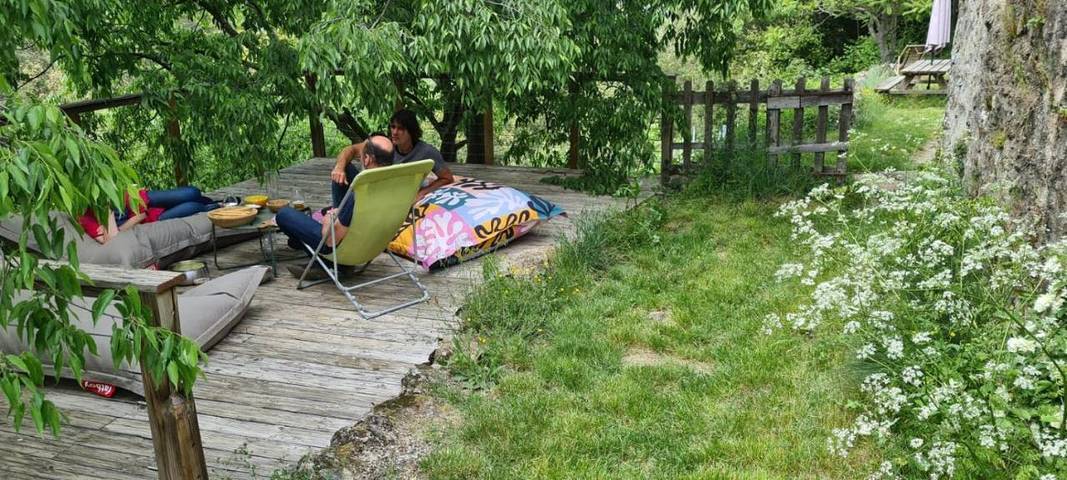 Location de vacances pour 5 personnes, avec piscine ainsi que jardin et vue, animaux acceptés à Saint-Fortunat-sur-Eyrieux - 4