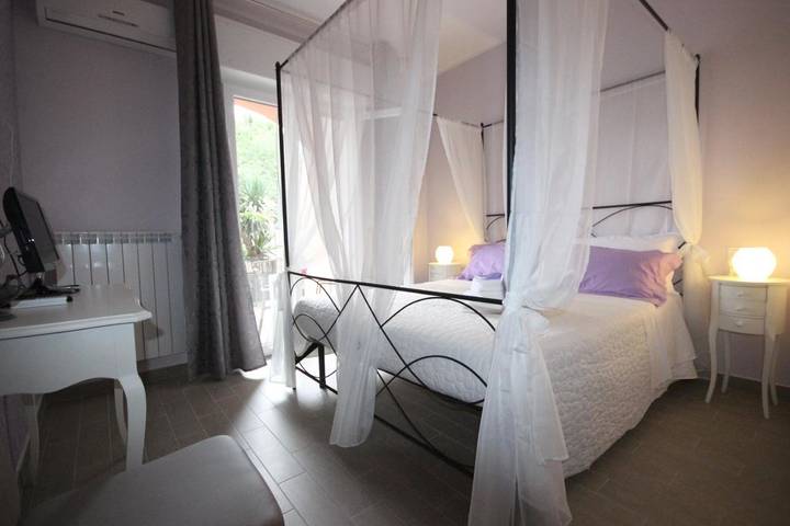 B&b per 4 persone, con Terrazza e Giardino a Spotorno