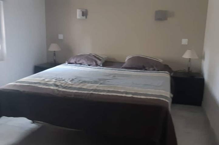 Location de vacances pour 8 personnes, avec terrasse et jardin à Quinson - 4