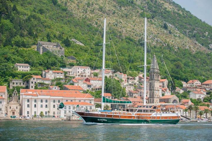 Boot für 16 Personen, mit Terrasse und Pool sowie Ausblick in Montenegro - 3