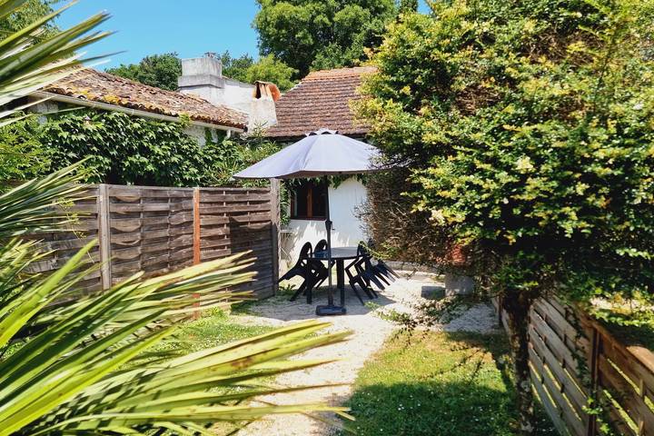Gîte pour 4 personnes, avec Piscine