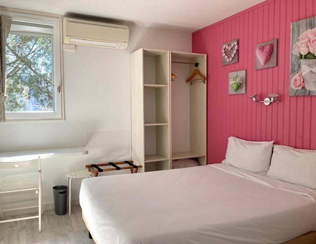 Hôtel pour 2 personnes, avec jardin à Le Sequestre - 2