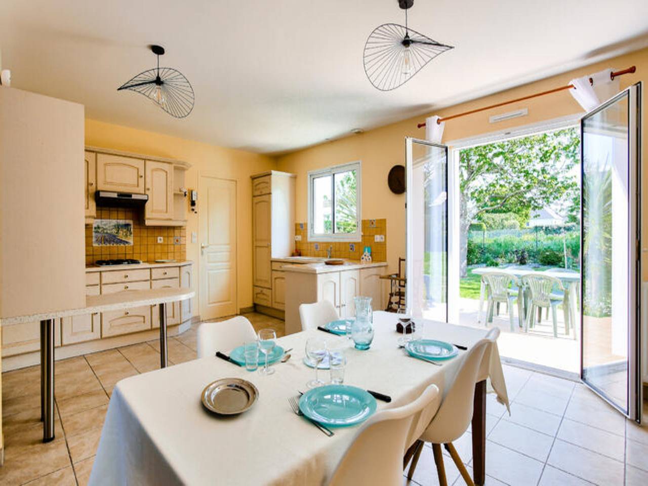 Entire apartment, Apartment in Pleurtuit near Emerald Coast in Pleurtuit, Saint-Malo region