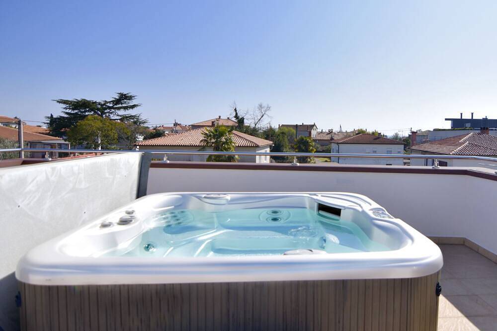 Apartamento entero, Villa Alpa, alojamiento en Punta-Umag, aire acondicionado, WiFi in Umag Riviera, Umag