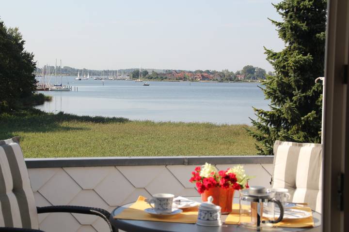 Ferienwohnung für 2 Personen, mit Ausblick und Garten