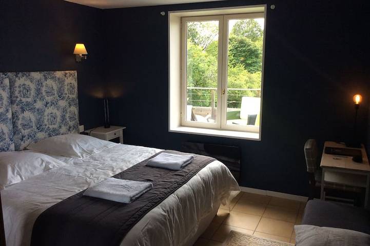 Location de vacances pour 2 personnes, avec piscine ainsi que terrasse et jacuzzi à Abjat-sur-Bandiat - 2