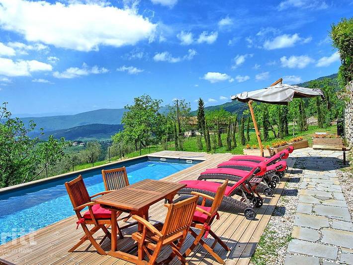 Loft per 6 persone, con balcone/terrazza e piscina nonché terrazza a Sesto Fiorentino