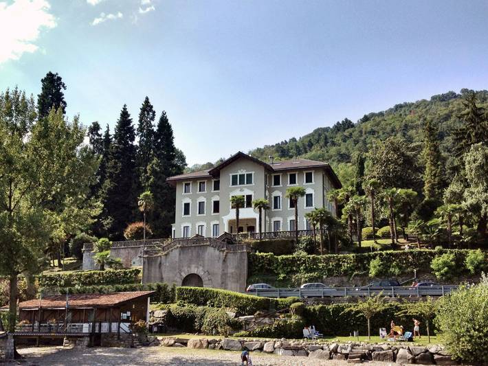 Casa vacanza per 4 persone, con giardino e vista lago in Piemonte