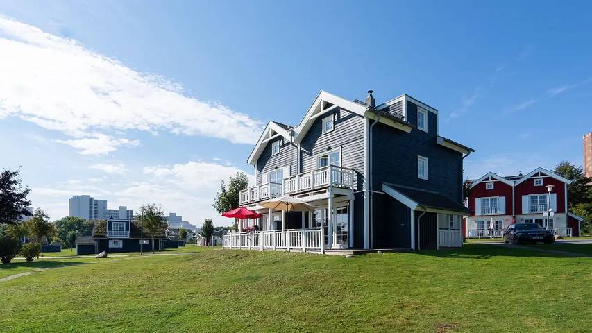 Ferienhaus für 6 Personen, mit Sauna und Whirlpool sowie Terrasse und Garten, mit Haustier in Sierksdorf - 2