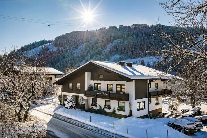 Ferienwohnung für 3 Personen, mit Balkon und Terrasse sowie Garten und Ausblick