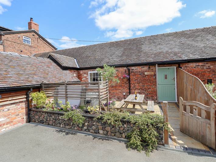 Holiday home for 2 people, with Hot tub in Cheshire