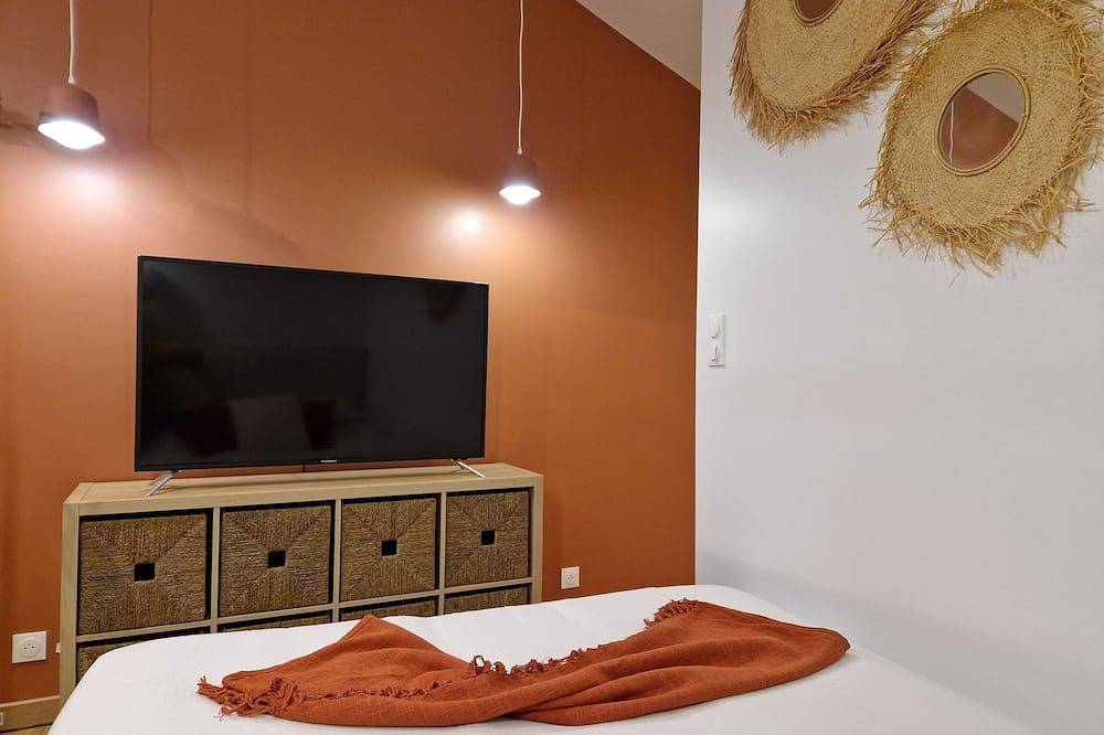 Apartamento entero, Apartamento-Familiar-Baño privado con ducha-Vista al patio in Chartres-de-Bretagne, Región de Rennes