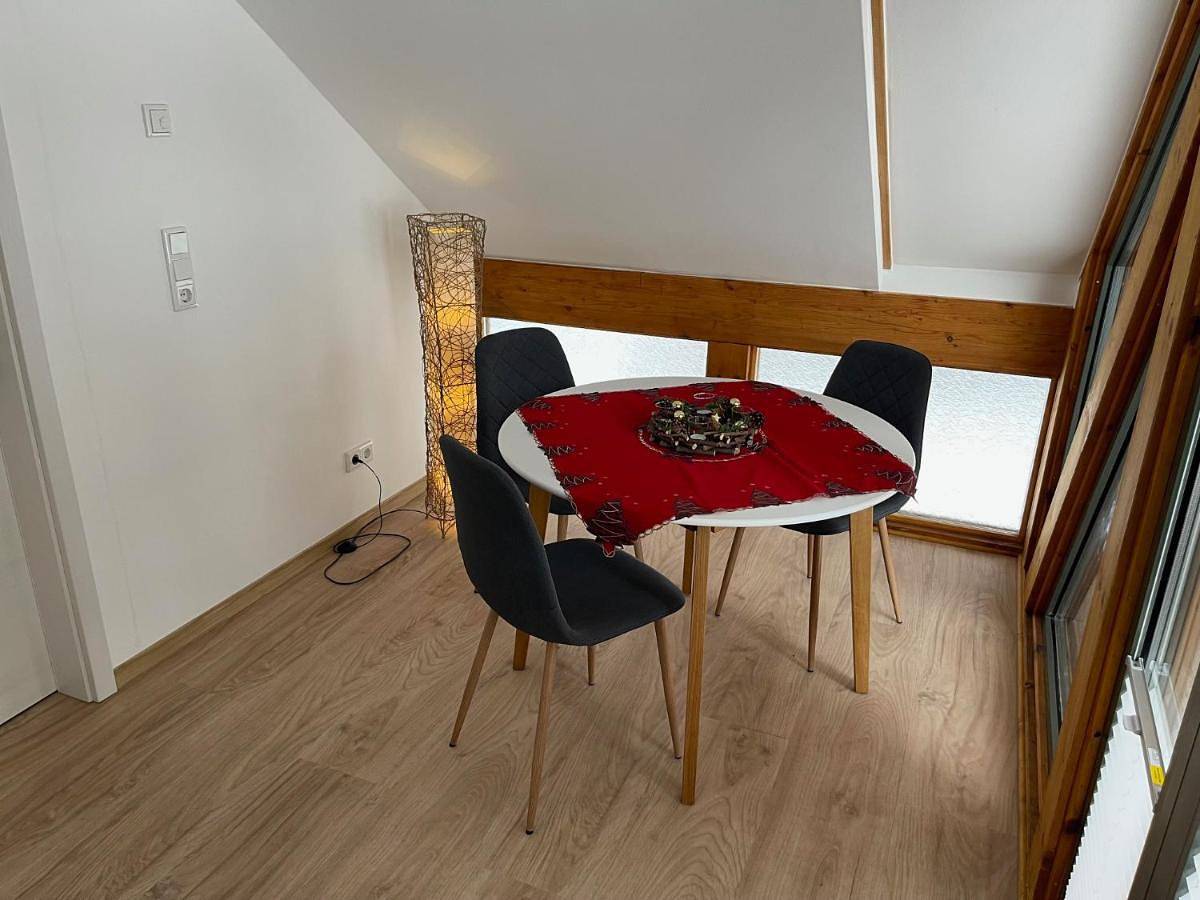 Ganze Wohnung, Apartment with Mountain View in Heßles, Fambach