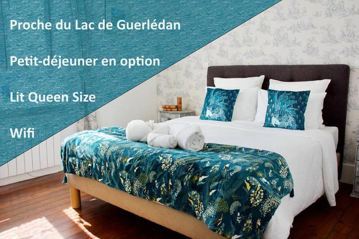 Chambre d’hôte pour 3 personnes, avec Terrasse et Jardin ainsi que Vue sur le lac et Vue à Caurel