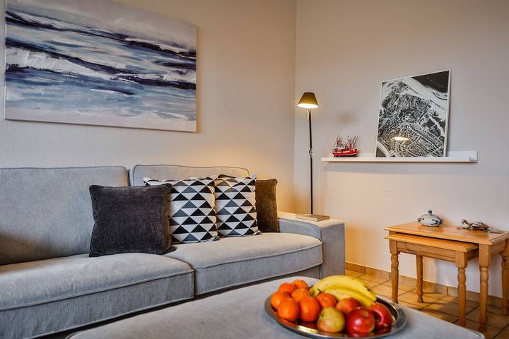 Ganze Wohnung, 2 Zimmer Ferienwohnung mit uneinsehbarem Balkon im Herzen von Hörnum in Nordfriesische Inseln (Schleswig-Holstein) (Schleswig-Holstein), Hörnum