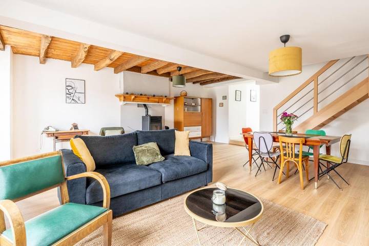 Location de vacances pour 6 personnes, avec terrasse et jardin à La Chapelle-de-Brain - 4