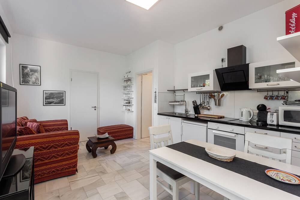 Apartamento entero, Pequeño piso en un barrio tranquilo equipado con todas las comodidades in Calafell, Costa Dorada