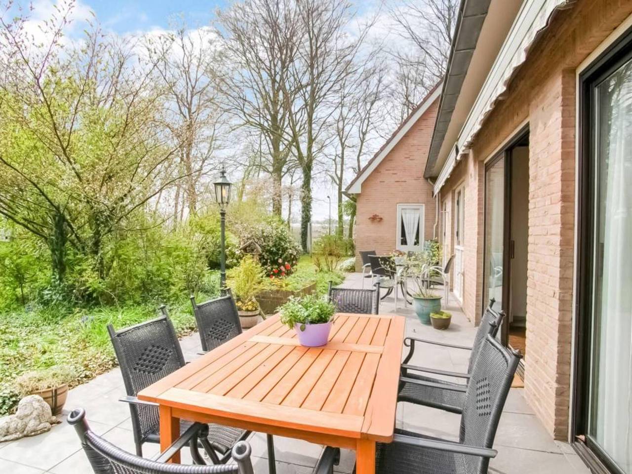 Ferienhaus mit Terrasse an den Dünen in Nordbrabant
