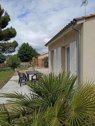 Gîte pour 6 personnes, avec vue et jardin à Linars (Charente)
