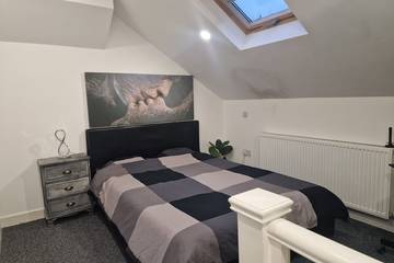 Loft for 2 Guests in Newham, London, Picture 3