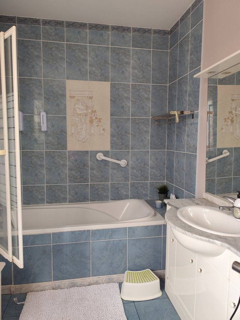 Chambre et table d'hôtes "Notre doux logis", bord de Saône - Alcôve in Les Bordes (Saône-et-Loire), Région de Chalon-sur-Saône