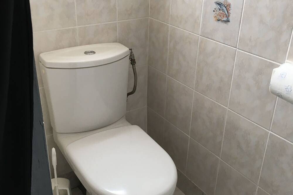 Ganze Wohnung, Arradon, pleasant ground floor apartment - 10 minutes from the beach in Arradon, Côte des Mégalithes