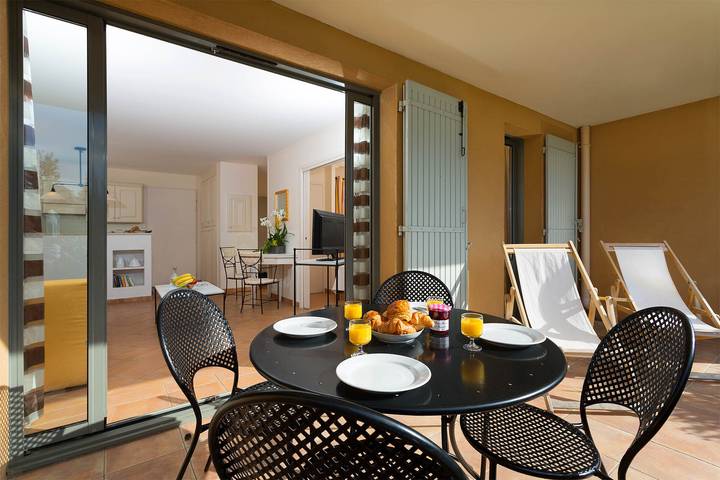 Appartement de vacances pour 6 personnes, avec terrasse et piscine