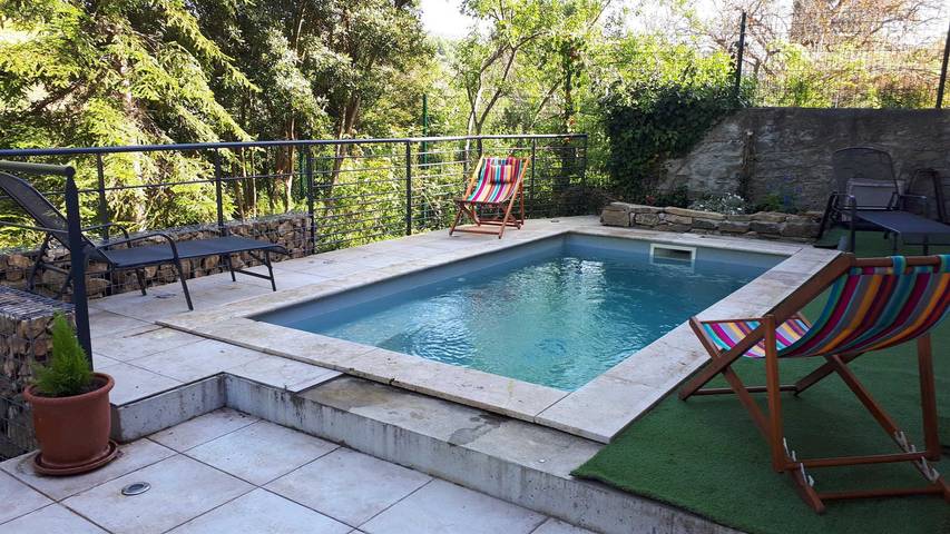 Gîte pour 6 personnes, avec jardin et piscine à Bouriège