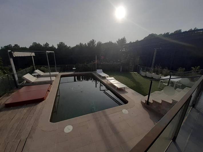 Chalet para 13 personas, con jacuzzi además de piscina y jardín en Benicasim
