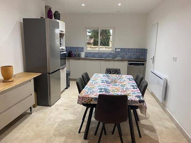 Location de vacances pour 8 personnes, avec vue et jardin ainsi que piscine et terrasse à Castillon-du-Gard - 4