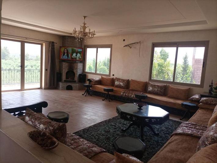 Villa pour 8 personnes, avec piscine ainsi que vue et terrasse, animaux acceptés