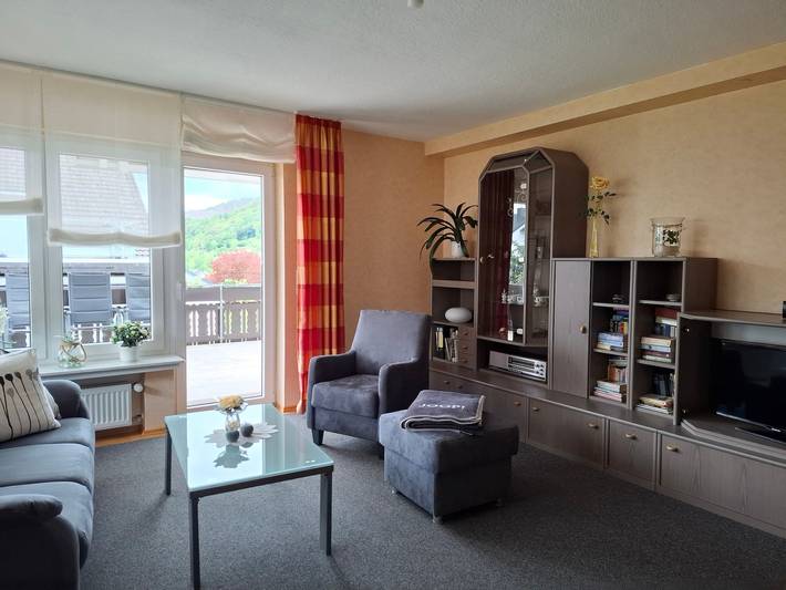 Ganze Wohnung, Ferienwohnung 'Waltraud, 105 qm' mit Panoramablick, privater Terrasse und Wlan in Hoppecke, Brilon