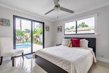 Vacation Rental for 6 Guests in Middle River, Wilton Manors, Picture 4