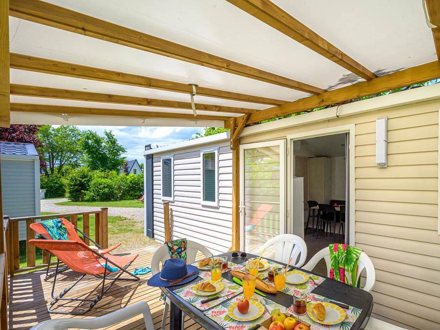 Camping Le Château - Mobilheim 6 personen - Mobilheim Confort 29m² 3 Zimmer + überdachte Terrasse + Klimaanlage + Tv 6 Pers. in Hauterives, Valence und Umgebung